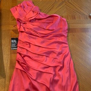 Coral roused one shoulder dress 🔸